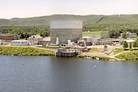 Vermont Yankee plant to close next year