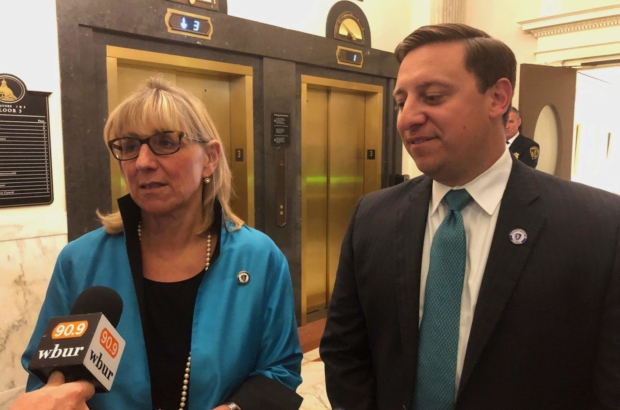Senate passes distracted driving bill unanimously