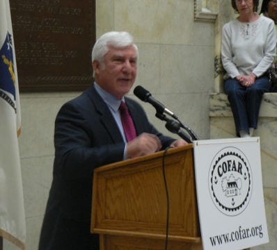 Two longtime reps skip speaker vote