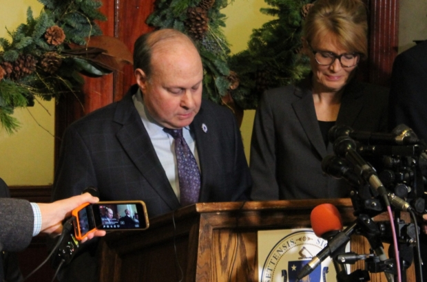 Rosenberg resigns from Senate