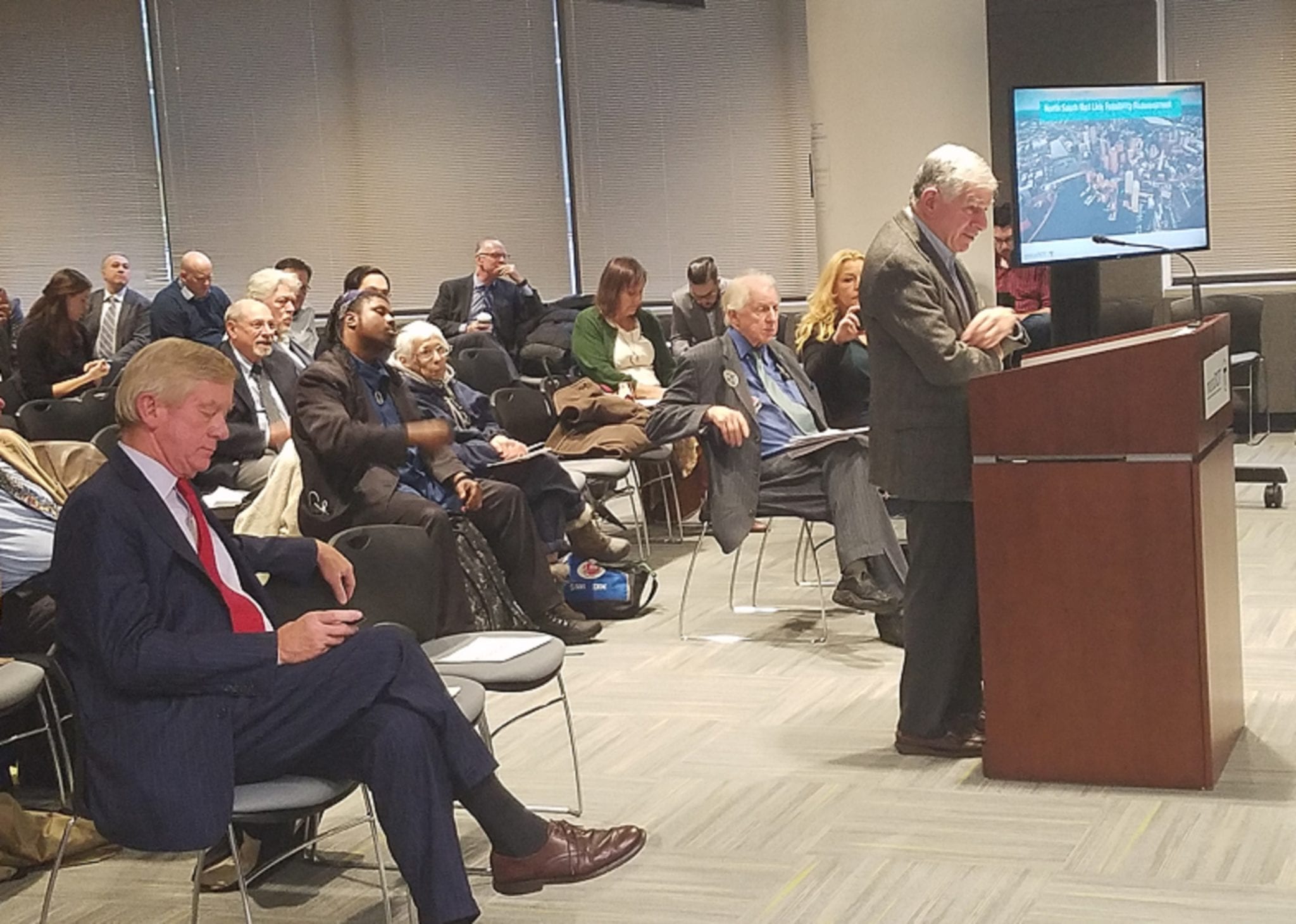 Dukakis, Weld make last push for rail link